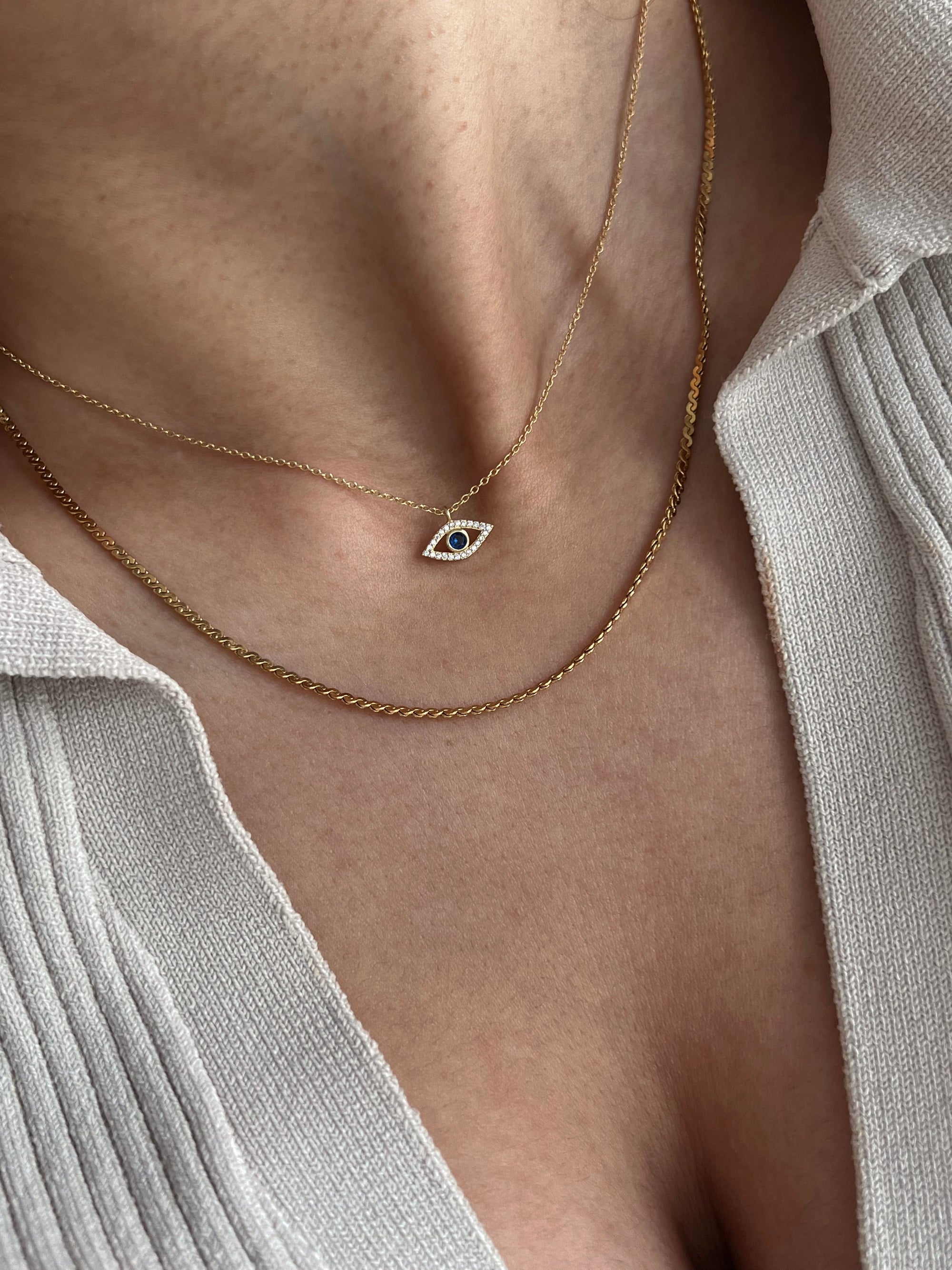 Collier à l'œil de vampire