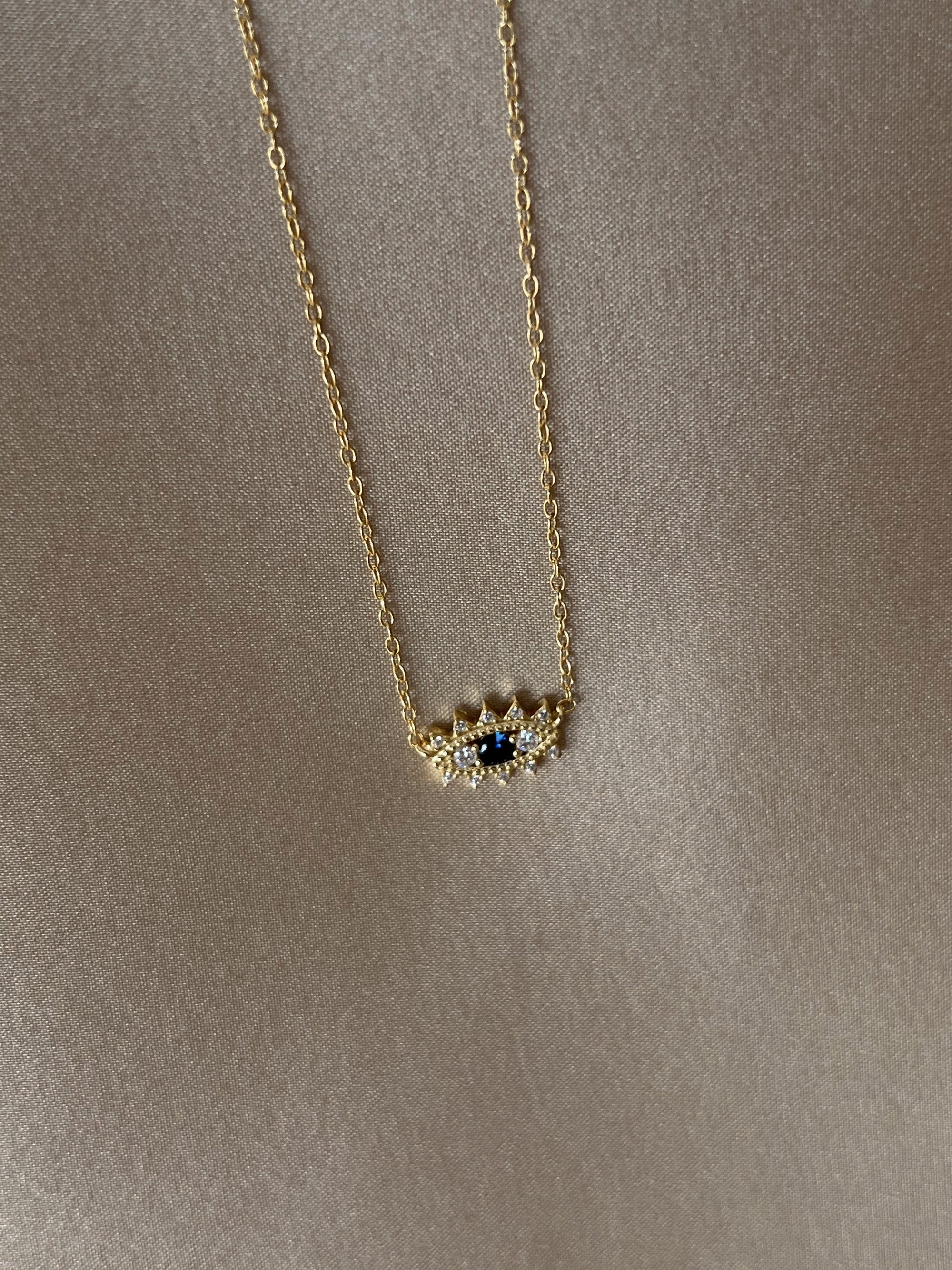 Le collier Œil