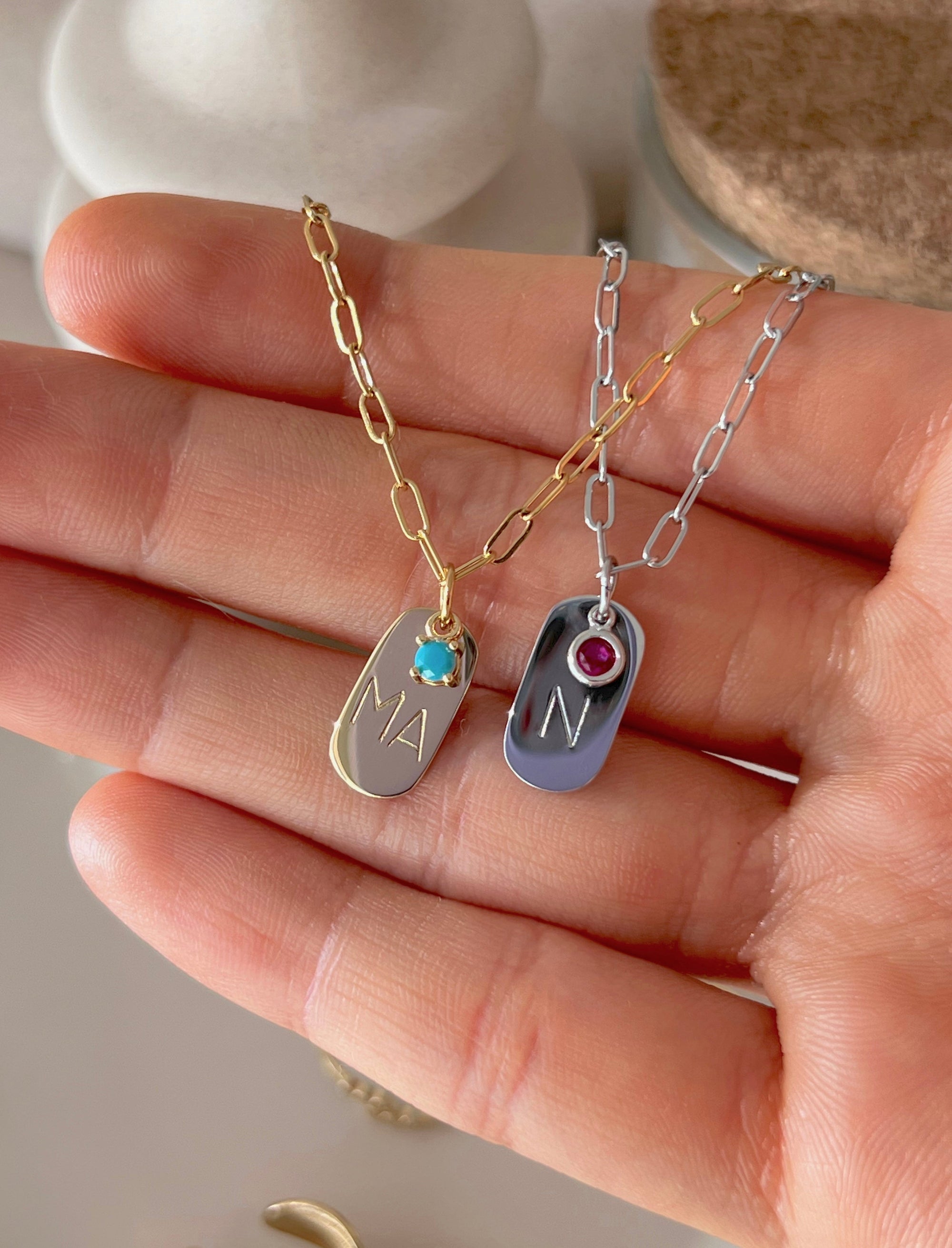 Collier à breloques initiales