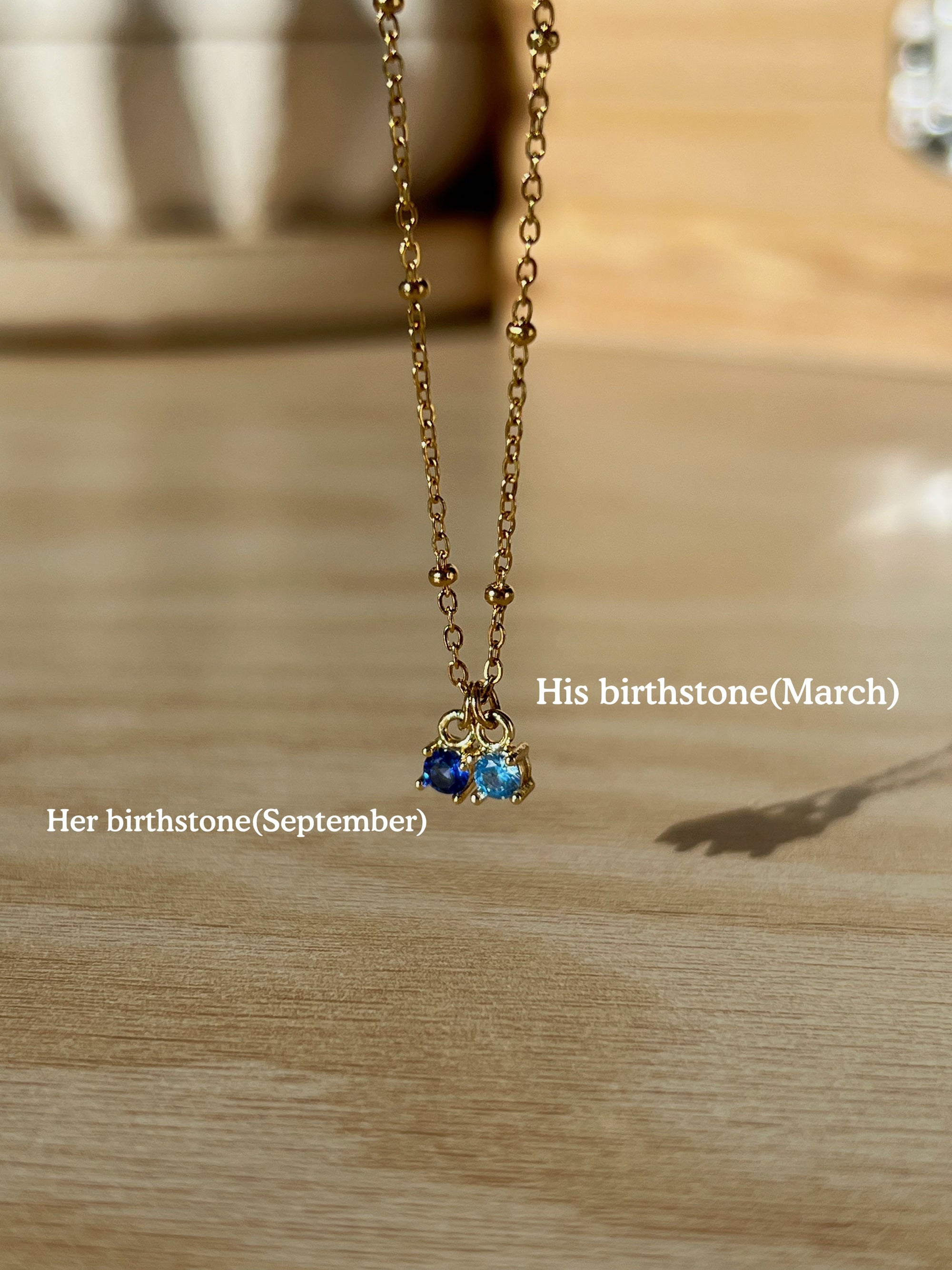 Collier à breloques initiales