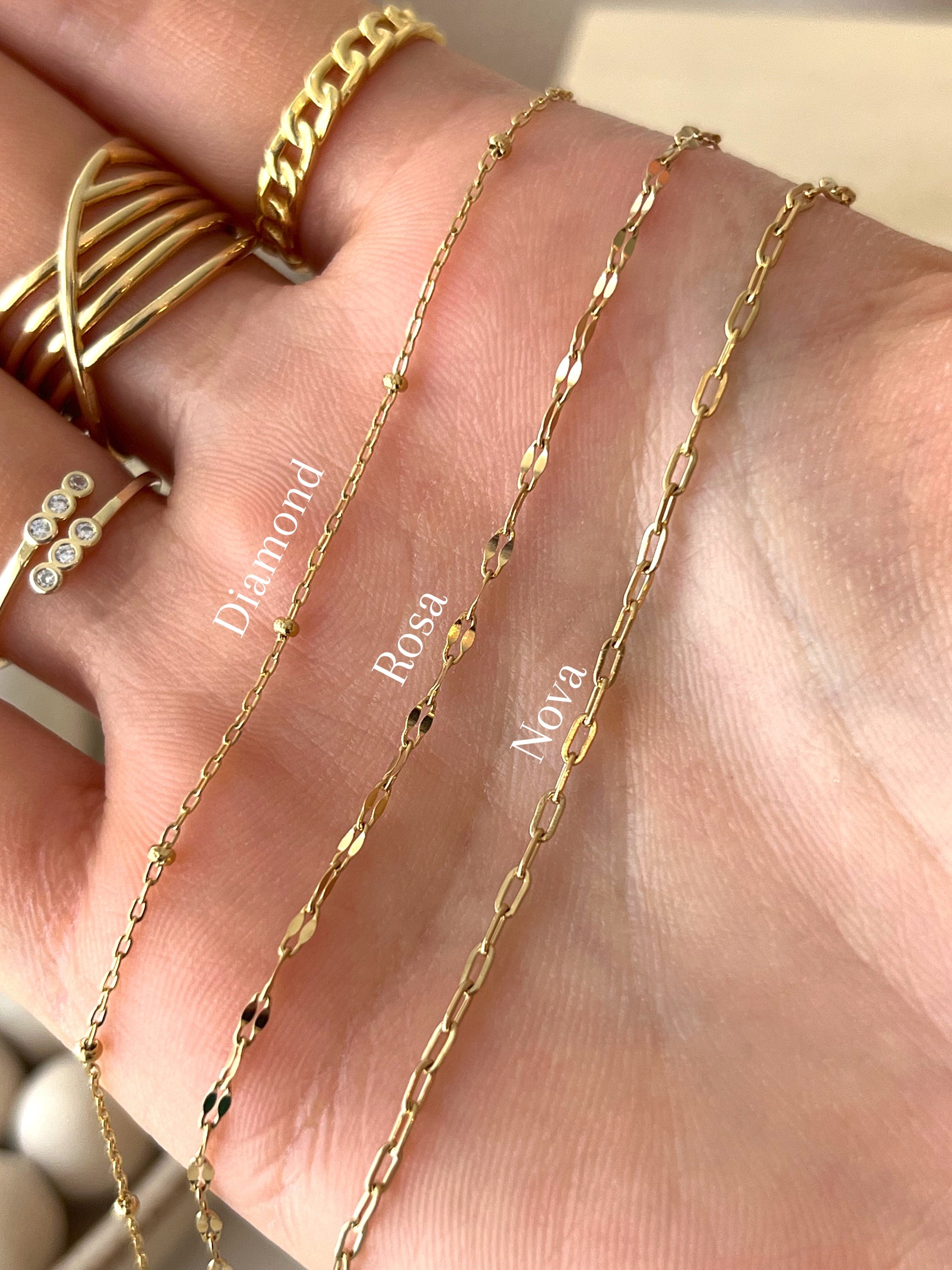 Collier à breloques initiales