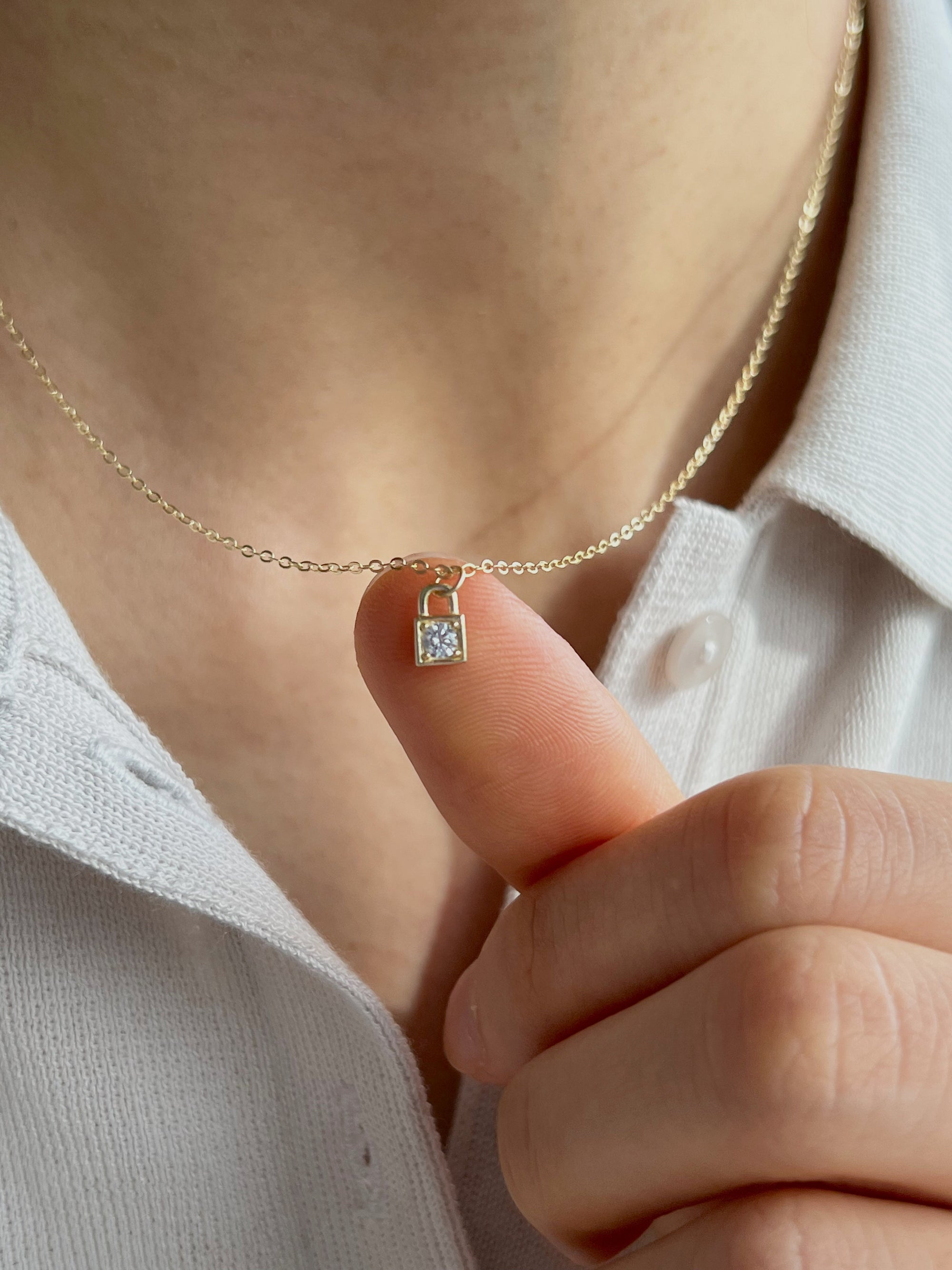 Collier à petit verrou