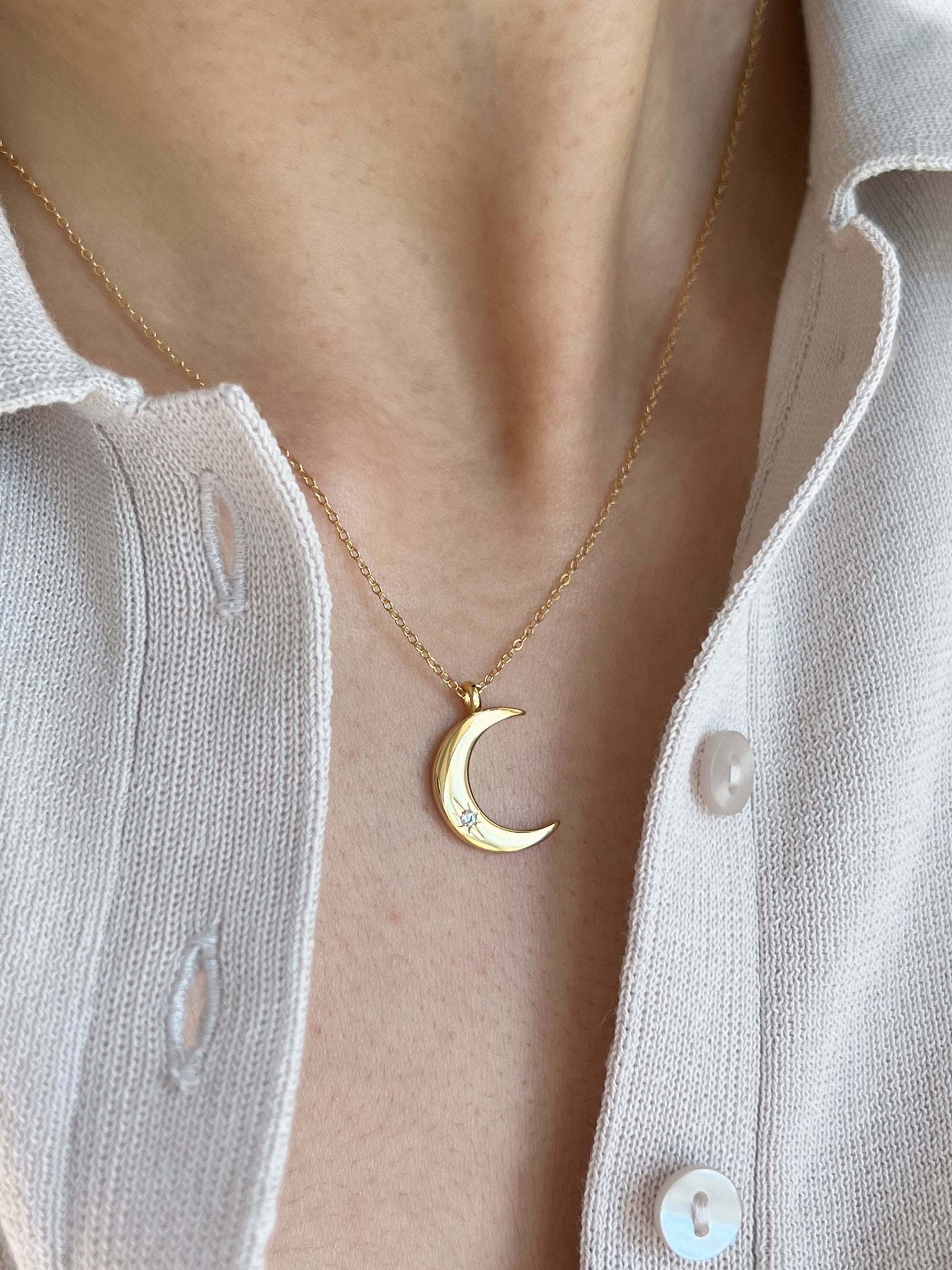 Collier en forme de croissant en diamant